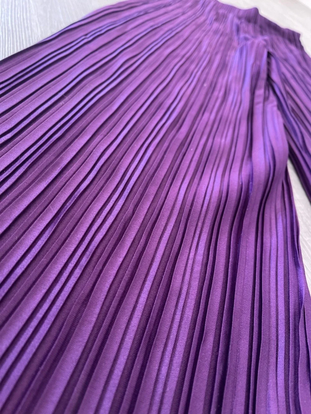 Zara Pleated Wide-Leg Pants in Deep Purple - Picture 2 of 2